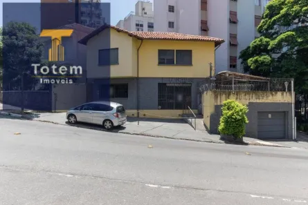 Casa com 2 Quartos para alugar, 240m² no Pinheiros, São Paulo