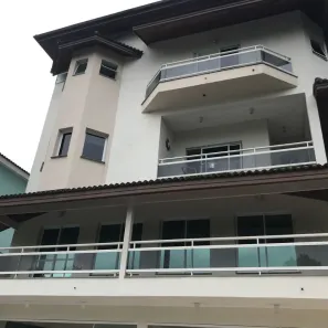 Casa de Condomínio com 3 Quartos para alugar, 450m² no Jardim Imperial, Arujá