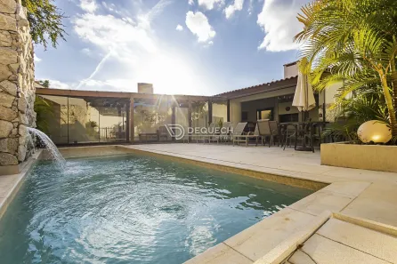 Casa com 3 Quartos à venda, 343m² no São Lourenço, Curitiba