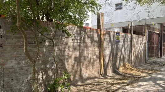 Lote/Terreno à venda, 300m² no Petrópolis, Porto Alegre