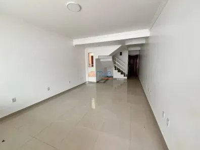 Casa com 3 Quartos à venda, 200m² no Lagoa, Macaé