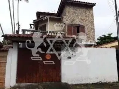 Sobrado com 6 Quartos à venda, 250m² no Jardim Brasil, Caraguatatuba