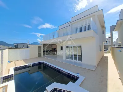 Sobrado com 4 Quartos à venda, 255m² no , Peruíbe