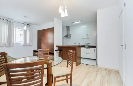 Apartamento com 2 Quartos para venda ou aluguel, 68m² no Centro, Curitiba