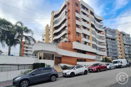 Apartamento com 4 Quartos para alugar, 170m² no Bom Abrigo, Florianópolis