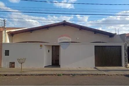 Casa com 4 Quartos à venda, 271m² no Fabrício, Uberaba