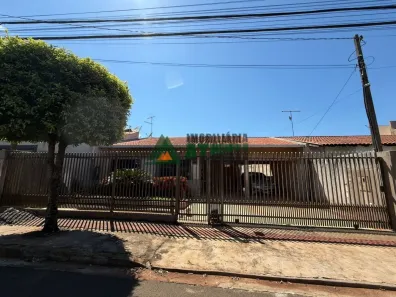 Casa com 3 Quartos à venda, 134m² no Monte Belo, Londrina