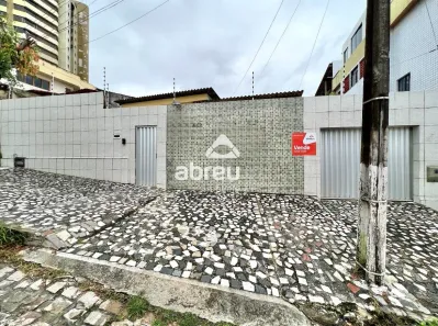 Casa com 4 Quartos à venda, 180m² no Candelária, Natal