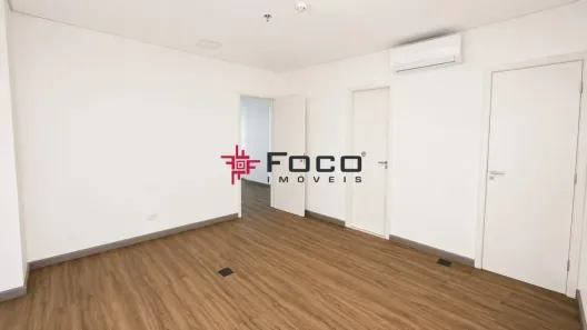 Sala Comercial à venda, 37m² no Condomínio Royal Park, São José dos Campos