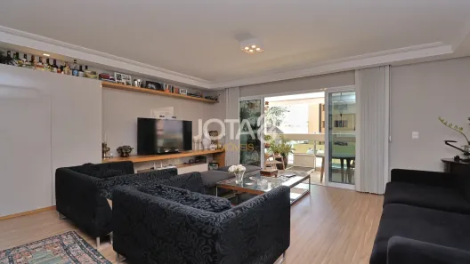 Apartamento com 3 Quartos para alugar, 160m² no Água Verde, Curitiba