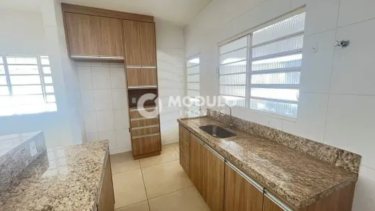 Apartamento com 3 Quartos para alugar, 100m² no Fundinho, Uberlândia