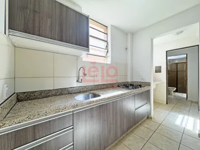 Apartamento com 3 Quartos para alugar, 77m² no Zona 7, Maringá