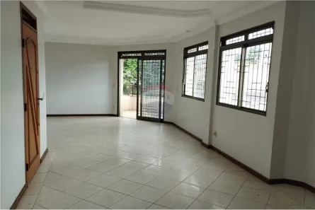 Apartamento com 4 Quartos para alugar, 193m² no Saraiva, Uberlândia