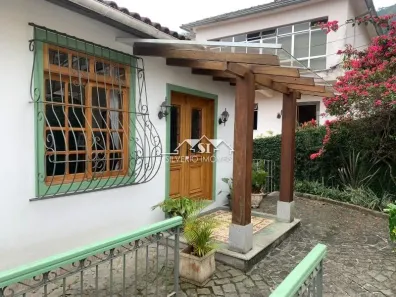 Casa com 4 Quartos à venda, 700m² no Mosela, Petrópolis