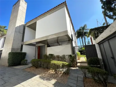 Sobrado com 5 Quartos para alugar, 600m² no Jardim Everest, São Paulo