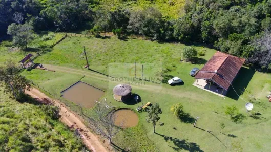 Fazenda/Sítio com 2 Quartos para alugar, 110m² no , Santo Antônio do Pinhal