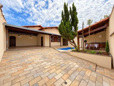 Casa com 3 Quartos à venda, 360m² no Santa Branca, Belo Horizonte