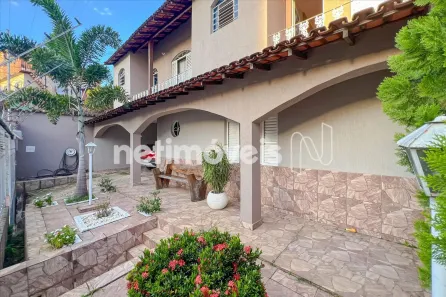 Casa com 3 Quartos à venda, 300m² no Sagrada Família, Belo Horizonte