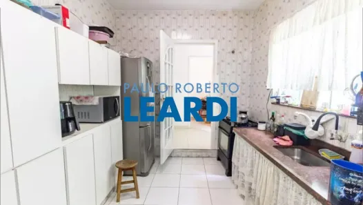 Sobrado com 4 Quartos à venda, 217m² no Vila Bertioga, São Paulo