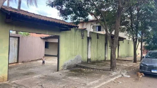 Sobrado com 4 Quartos à venda, 385m² no Residencial Solar Ville, Goiânia