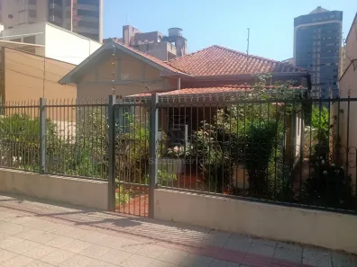 Casa com 4 Quartos para alugar, 226m² no Centro, Londrina