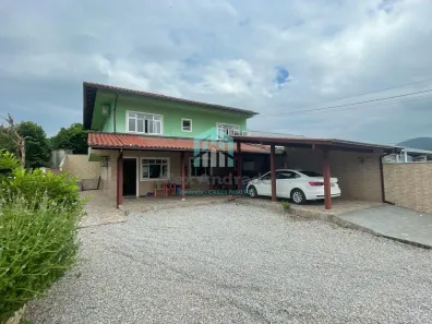 Casa com 3 Quartos à venda, 180m² no Rio Caveiras, Biguaçu