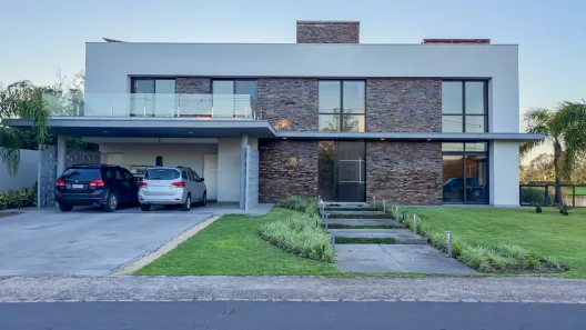 Casa de Condomínio com 5 Quartos à venda, 385m² no Chapéu do Sol, Porto Alegre