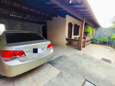 Casa com 3 Quartos à venda, 222m² no Camargos, Belo Horizonte