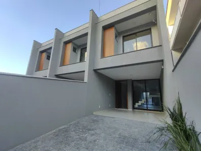 Sobrado com 3 Quartos à venda, 105m² no Costa e Silva, Joinville