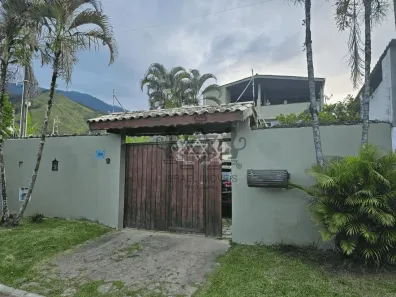Sobrado com 3 Quartos à venda, 212m² no Enseada, São Sebastião