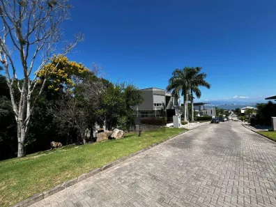 Lote/Terreno à venda, 812m² no Cacupé, Florianópolis