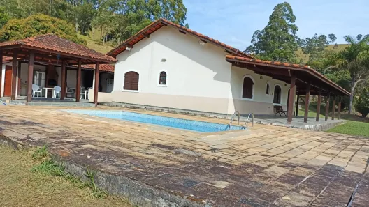 Fazenda/Sítio com 3 Quartos à venda, 200m² no Canaã, Jambeiro