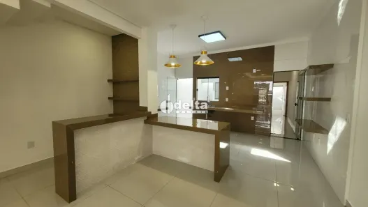 Casa com 3 Quartos à venda, 185m² no Dona Zulmira, Uberlândia
