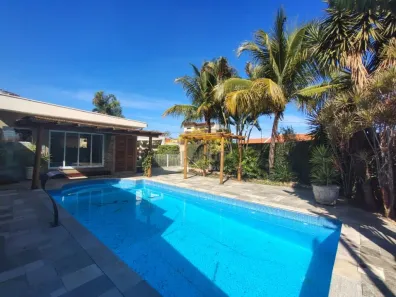 Casa com 3 Quartos para alugar, 334m² no Vila Santa Maria, Americana