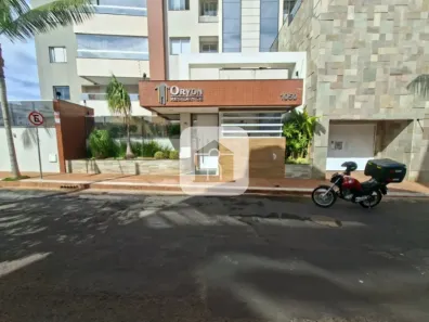Apartamento com 3 Quartos para alugar, 138m² no Santa Mônica, Uberlândia