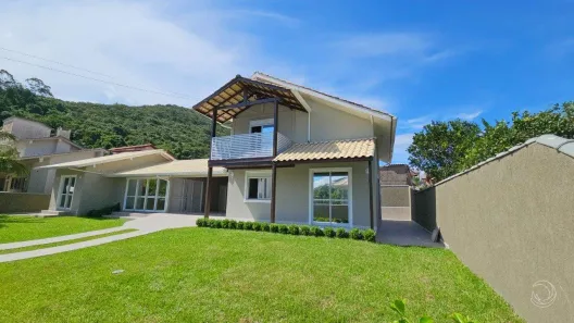 Casa com 4 Quartos à venda, 250m² no Sambaqui, Florianópolis