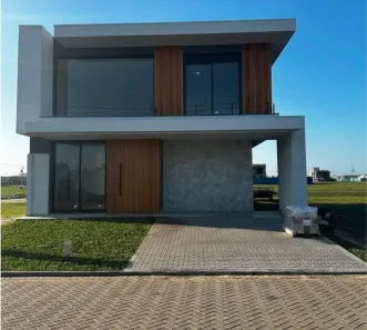 Sobrado com 4 Quartos à venda, 183m² no XANGRI-LÁ, Xangri-lá