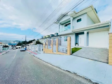 Casa com 4 Quartos à venda, 181m² no Forquilhas, São José