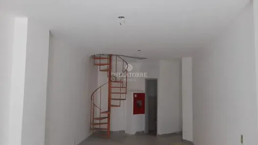 Ponto Comercial para alugar, 39m² no Várzea, Teresópolis