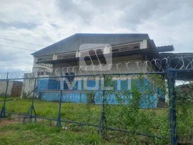 Casa com 1 Quarto para alugar, 600m² no Distrito Industrial, Uberlândia