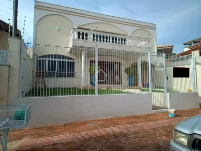 Sobrado com 3 Quartos à venda, 320m² no Centro, Campo Grande