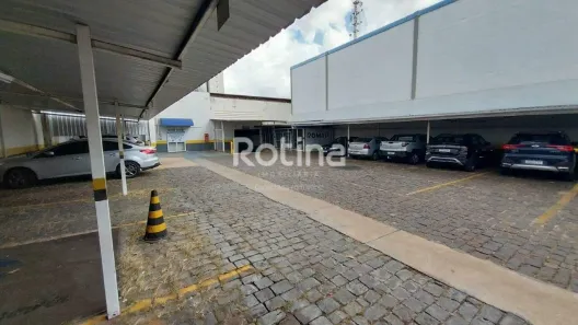 Ponto Comercial para alugar, 1470m² no Centro, Uberlândia