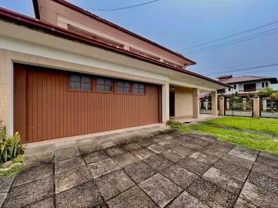 Sobrado com 7 Quartos à venda, 388m² no Capão Novo, Capão da Canoa