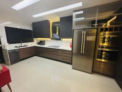 Sobrado com 4 Quartos à venda, 185m² no Nova Suiça, Goiânia