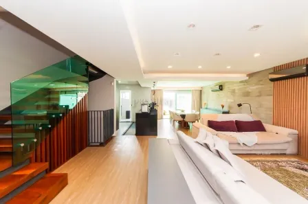 Casa com 3 Quartos para alugar, 170m² no Santo Inácio, Curitiba