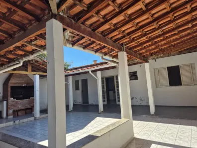 Casa com 3 Quartos para alugar, 160m² no Vila Industrial, São José dos Campos