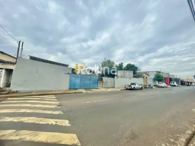 Lote/Terreno à venda, 1400m² no Presidente Roosevelt, Uberlândia