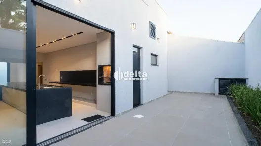 Casa com 3 Quartos à venda, 120m² no Jardim Europa, Uberlândia