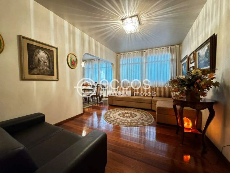 Apartamento com 4 quartos — Savassi, Belo Horizonte