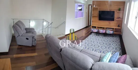 Sobrado com 5 Quartos à venda, 242m² no Vila Pinheirinho, Santo André